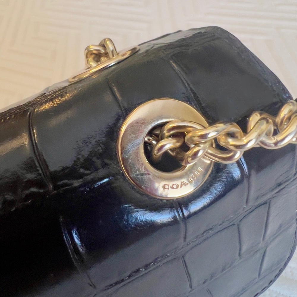 AUTHENTIC Coach Black Croc-Embossed Crossbody Bag with Gold Chain - Picture 8 of 10